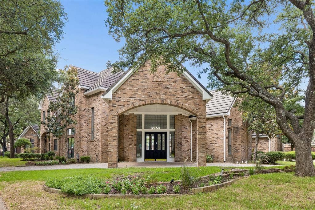 4624 Hallmark Drive, Plano, TX 75024 4624 Hallmark Drive, Plano, TX 75024