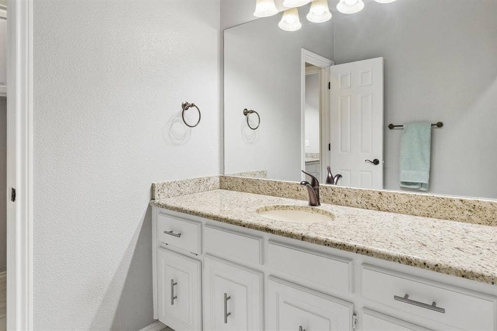4624 Hallmark Drive, Plano, TX 75024 4624 Hallmark Drive, Plano, TX 75024