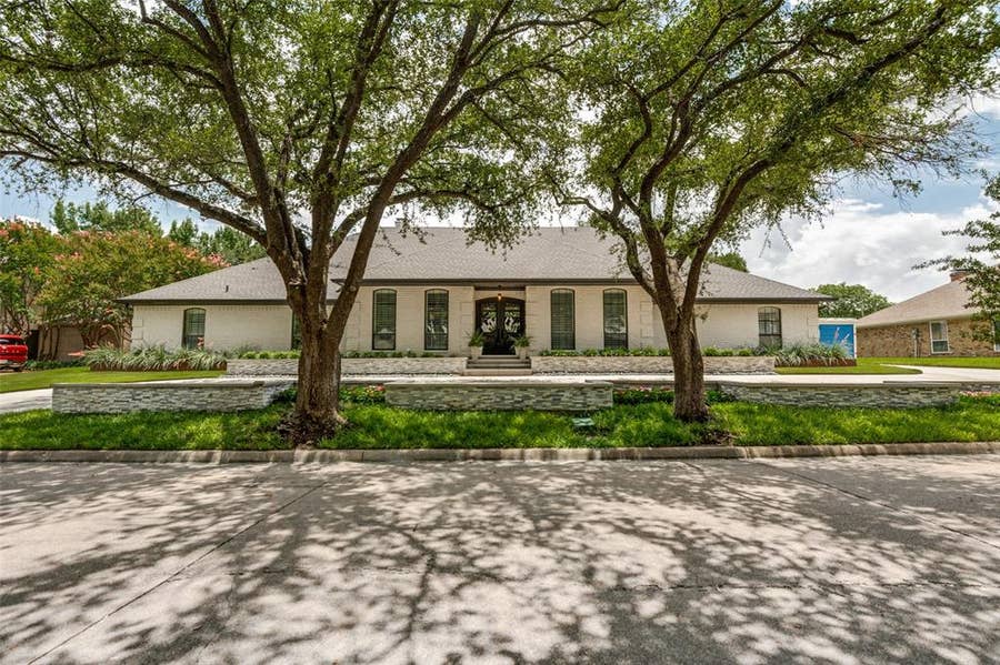 Property photo for 5922 Bent Trail, Dallas, TX
