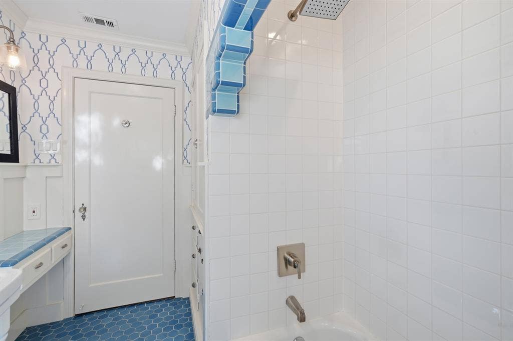 6120 Kenwood Avenue, Dallas, TX 75214