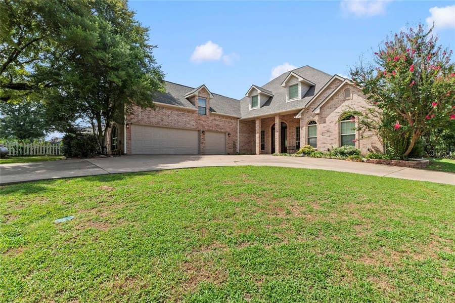 Property photo for 10776 Legg Drive, Kemp, TX