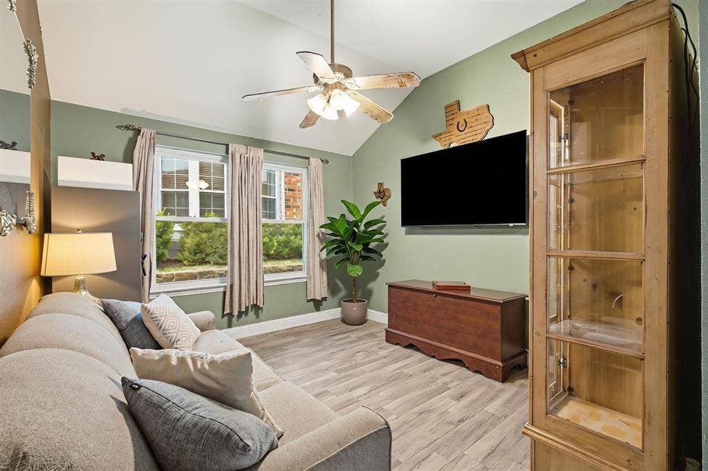 600 Crystal Falls Drive, McKinney, TX 75071 600 Crystal Falls Drive, McKinney, TX 75071