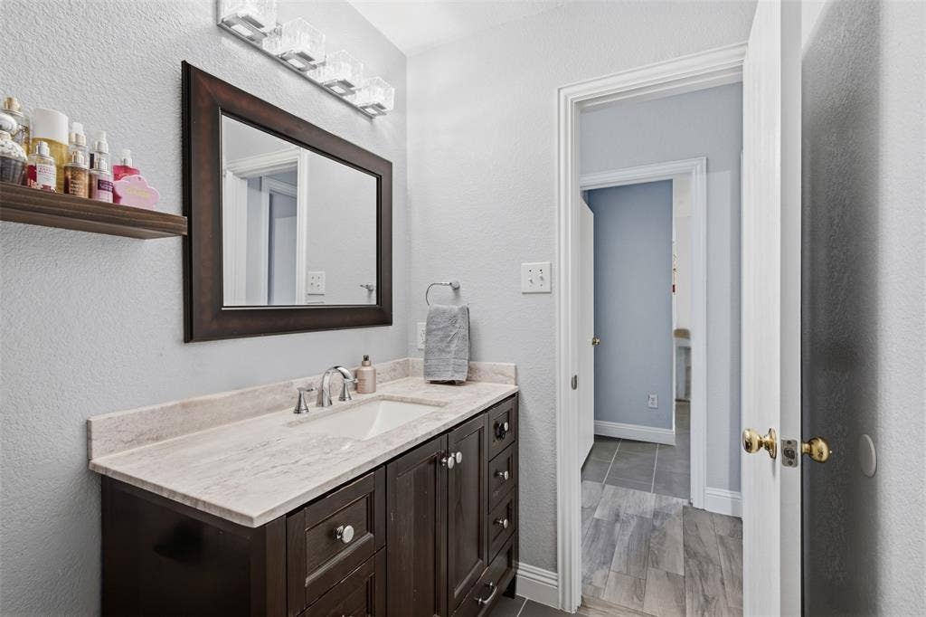 600 Crystal Falls Drive, McKinney, TX 75071 600 Crystal Falls Drive, McKinney, TX 75071