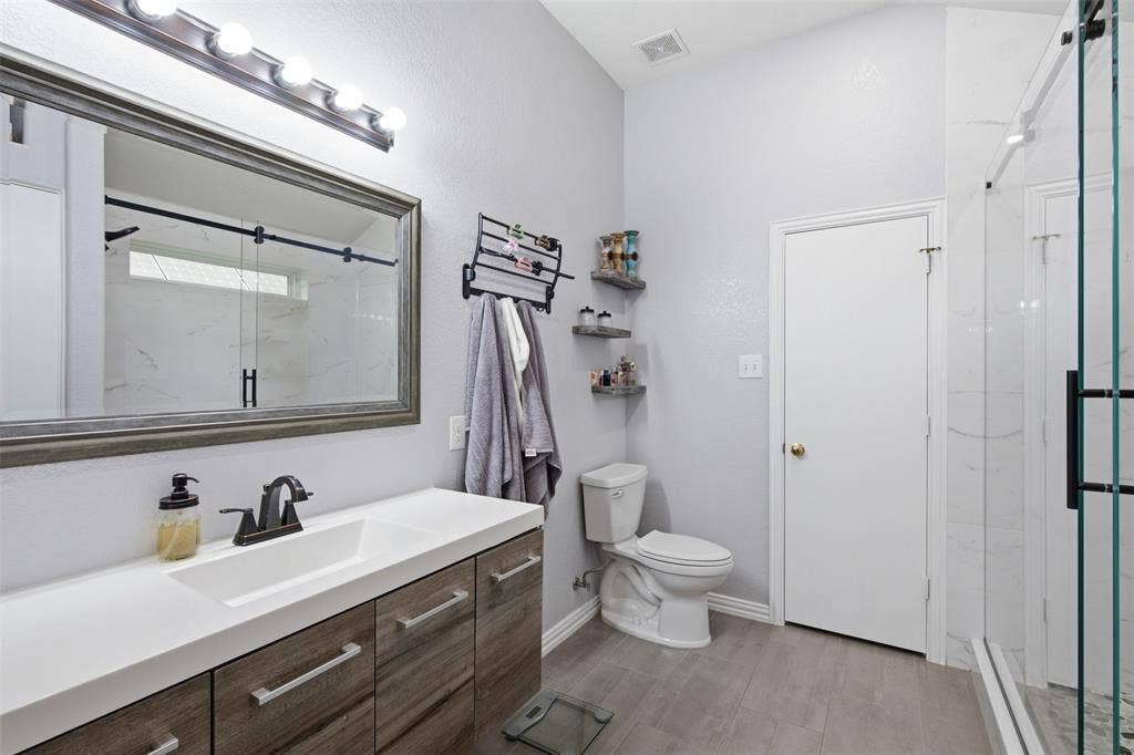 600 Crystal Falls Drive, McKinney, TX 75071 600 Crystal Falls Drive, McKinney, TX 75071