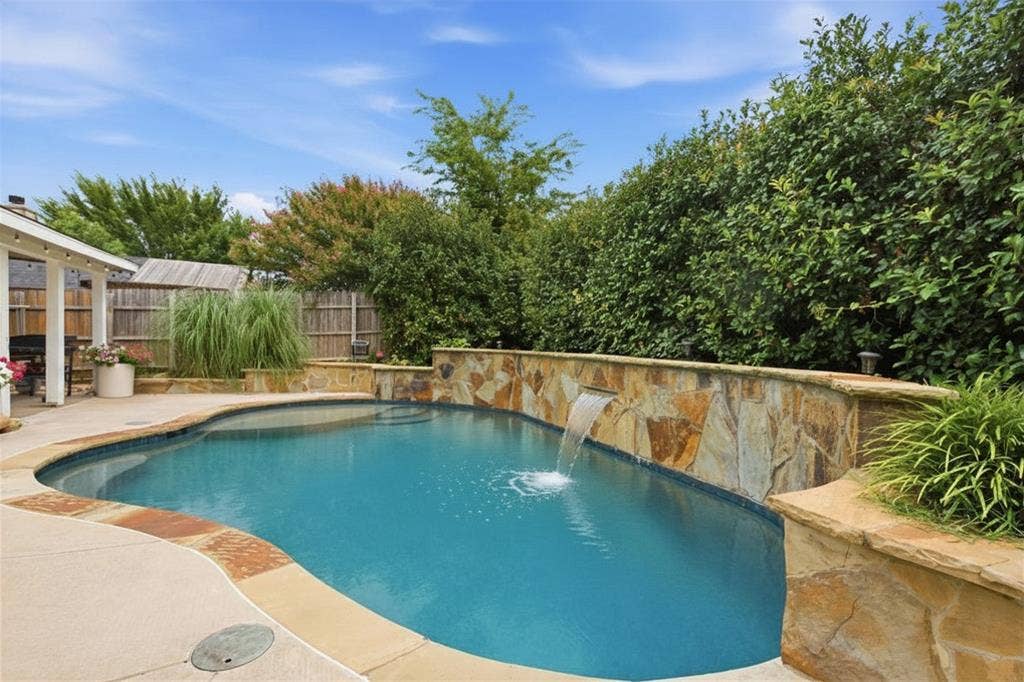 600 Crystal Falls Drive, McKinney, TX 75071 600 Crystal Falls Drive, McKinney, TX 75071