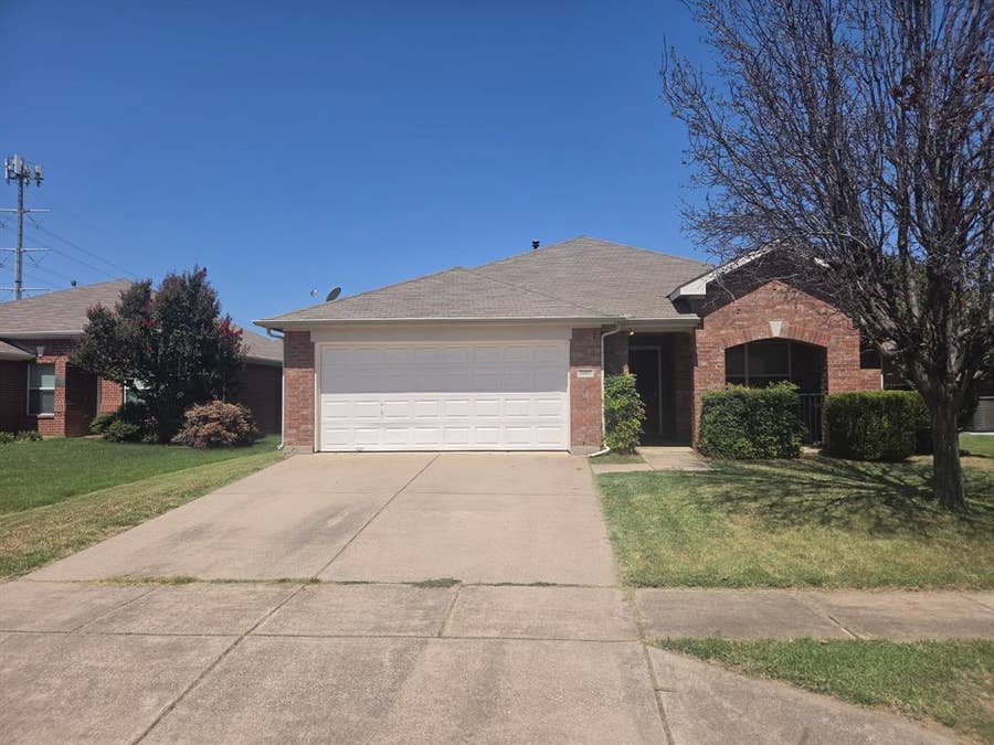 Property photo for 5809 Thoroughbred Court, Fort Worth, TX