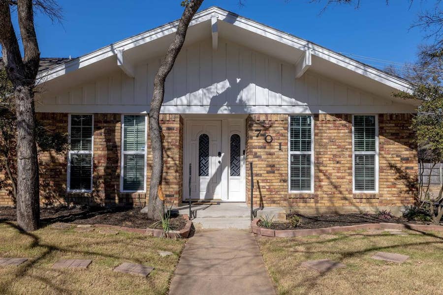 Property photo for 701 Kentwood Circle, Bedford, TX