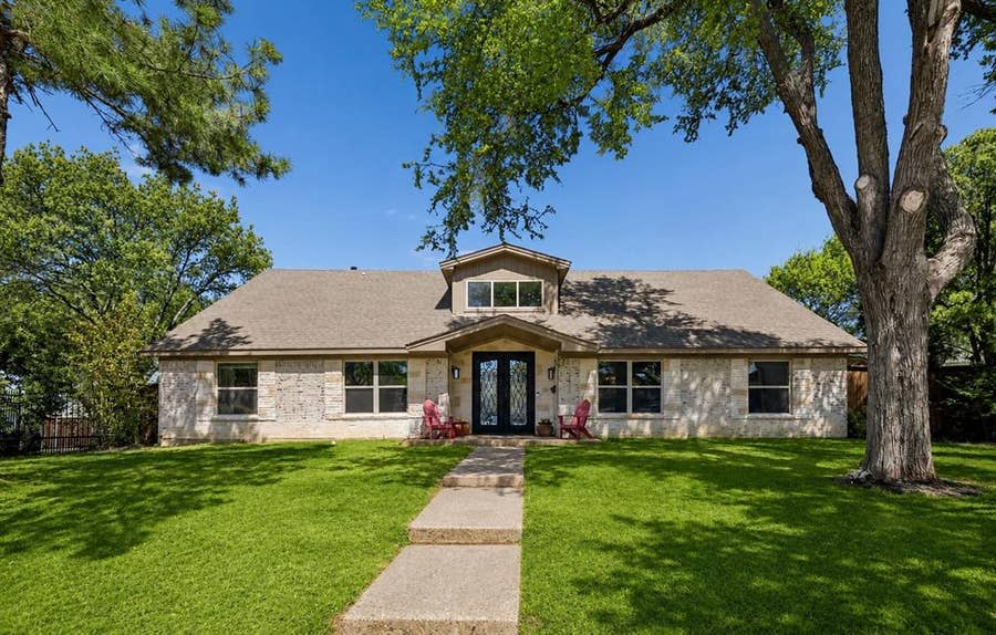 Property photo for 1433 Lincoln Place, Carrollton, TX