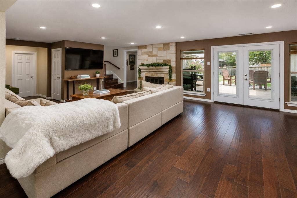 1433 Lincoln Place, Carrollton, TX 75006 1433 Lincoln Place, Carrollton, TX 75006