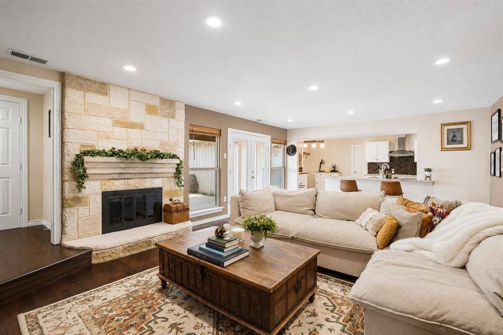1433 Lincoln Place, Carrollton, TX 75006 1433 Lincoln Place, Carrollton, TX 75006