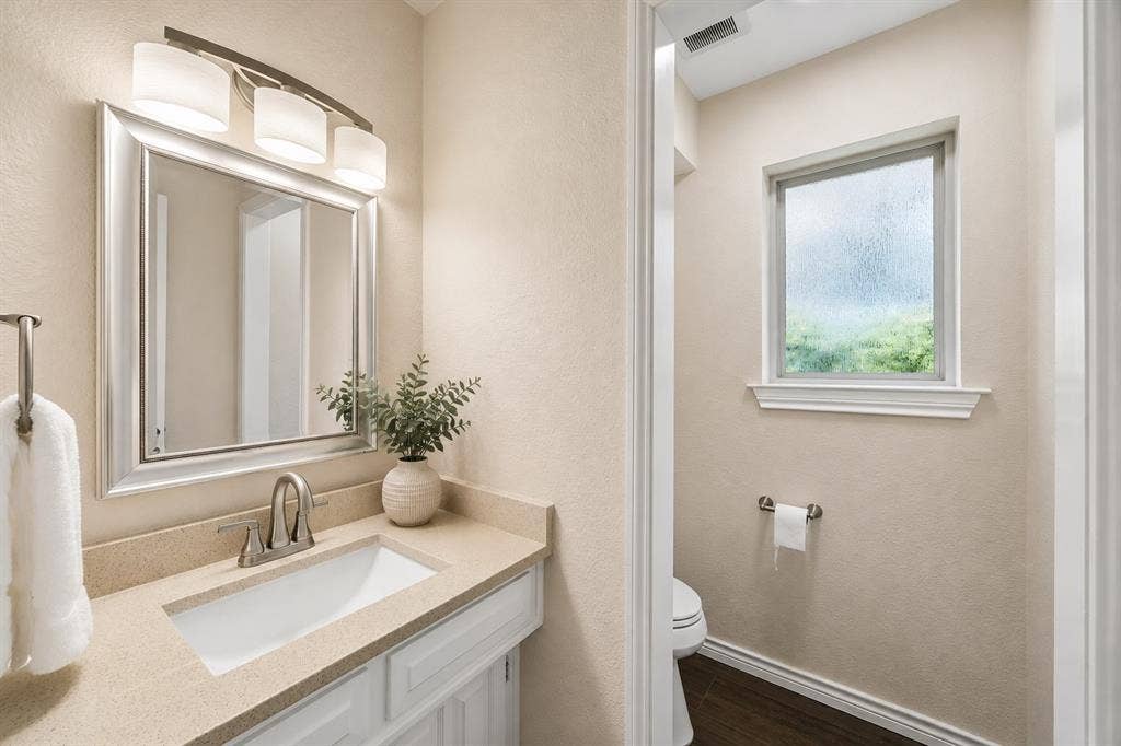 1433 Lincoln Place, Carrollton, TX 75006 1433 Lincoln Place, Carrollton, TX 75006