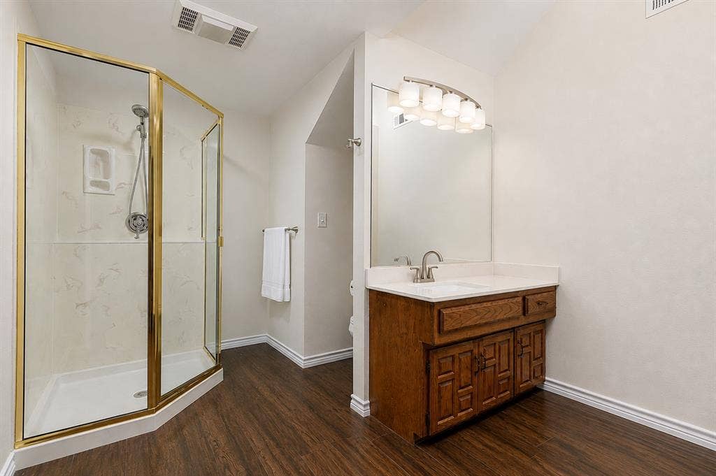 1433 Lincoln Place, Carrollton, TX 75006 secondary primary bedroom full bath