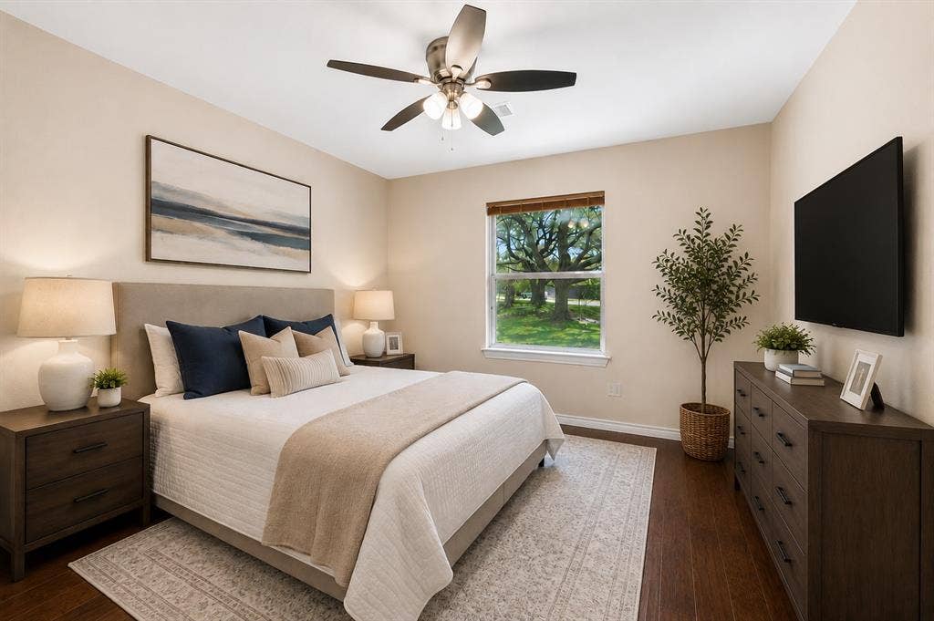 1433 Lincoln Place, Carrollton, TX 75006 gym room staged as a bedroom