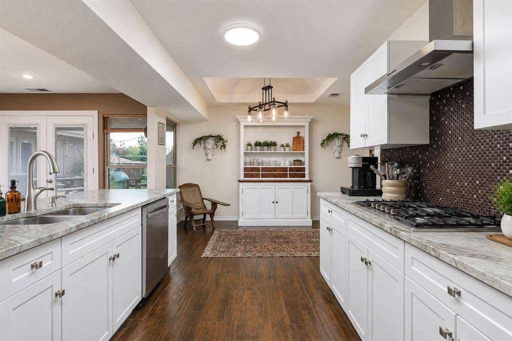 1433 Lincoln Place, Carrollton, TX 75006 1433 Lincoln Place, Carrollton, TX 75006