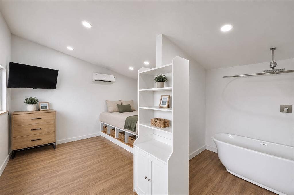 1433 Lincoln Place, Carrollton, TX 75006 separate guest house