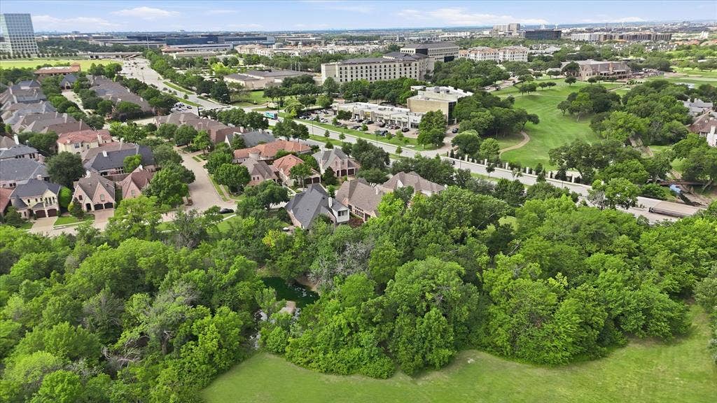 Close proximity to Stonebriar Country Club