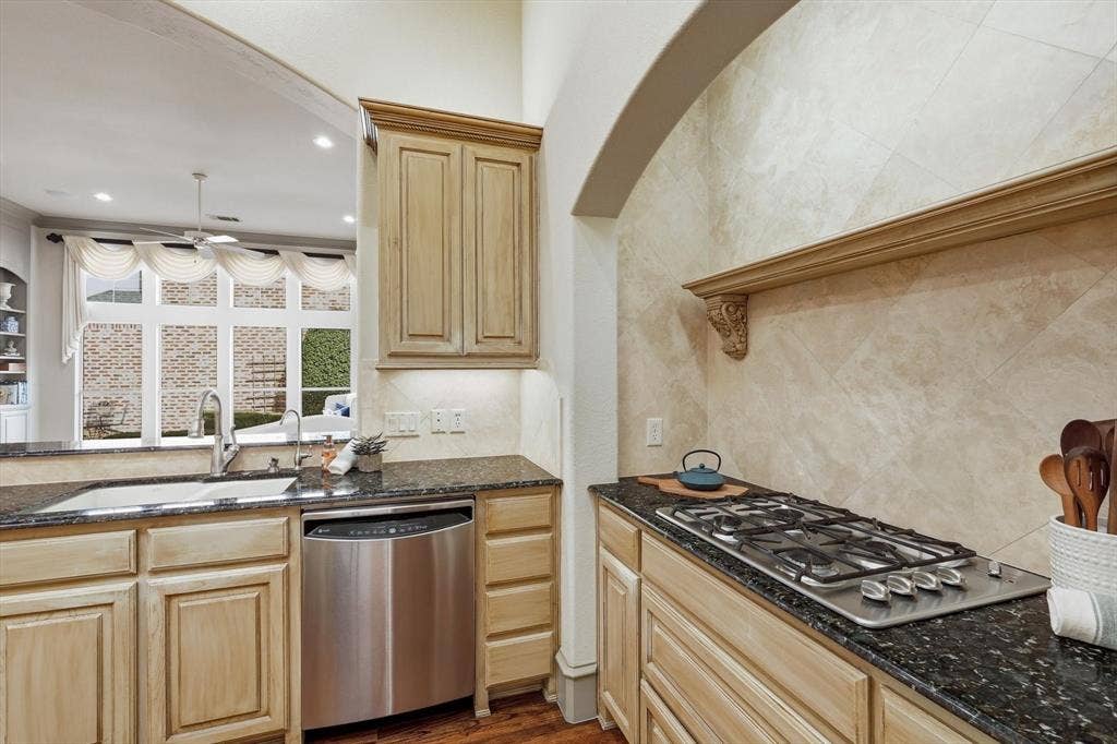 Gas Cooktop.  Open To the family room
