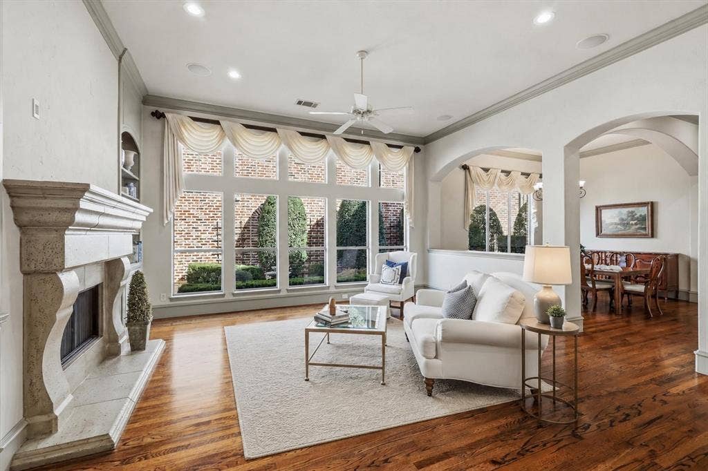 Lots of windows to make the home light and bright