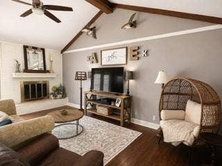 222 La Jolla Drive, Athens, TX 75751 Living Room