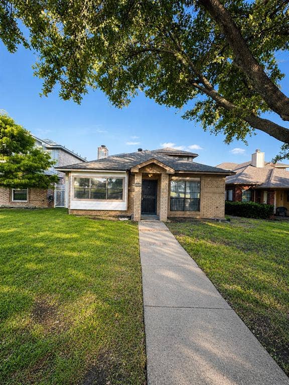 Property photo for 1928 La Prada Parkway, Mesquite, TX