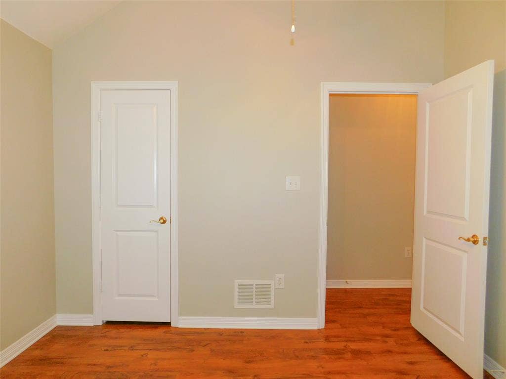 502 Hillcrest Lane, Krum, TX 76249