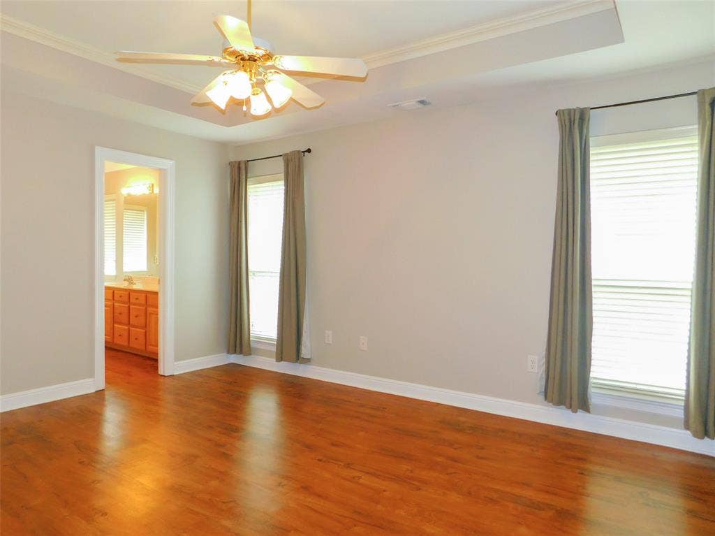 502 Hillcrest Lane, Krum, TX 76249