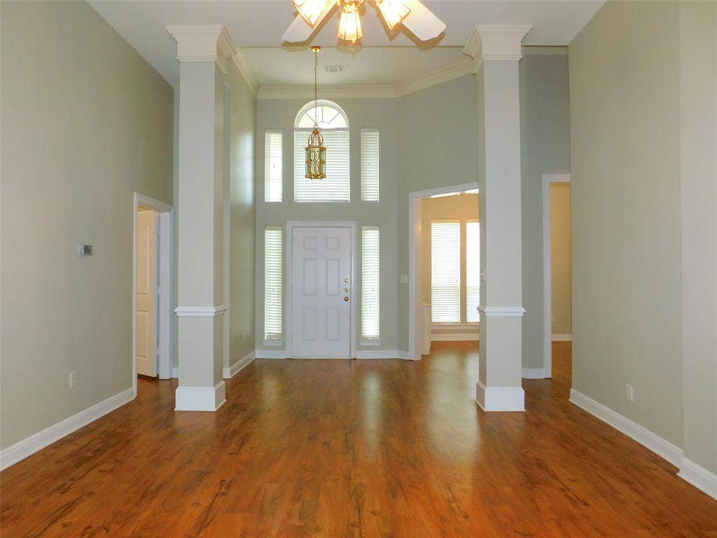 502 Hillcrest Lane, Krum, TX 76249