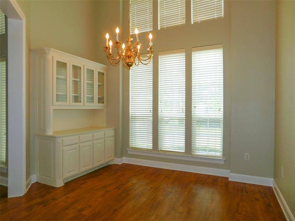 502 Hillcrest Lane, Krum, TX 76249