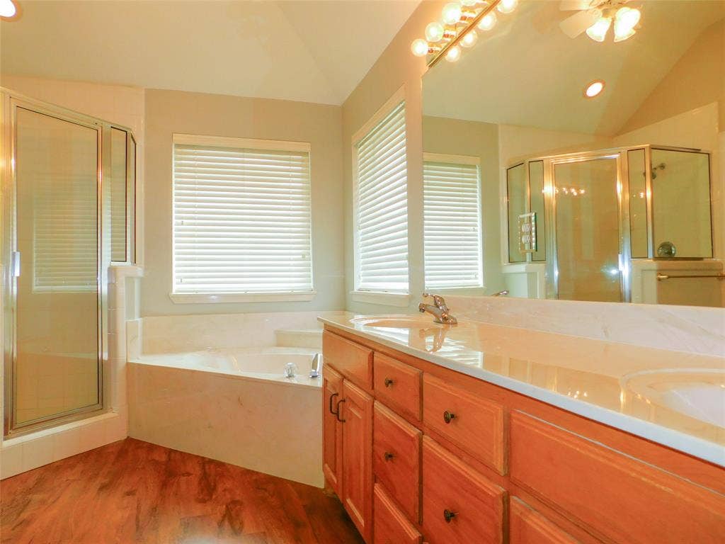 502 Hillcrest Lane, Krum, TX 76249