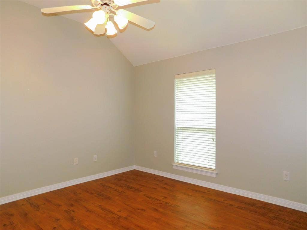 502 Hillcrest Lane, Krum, TX 76249
