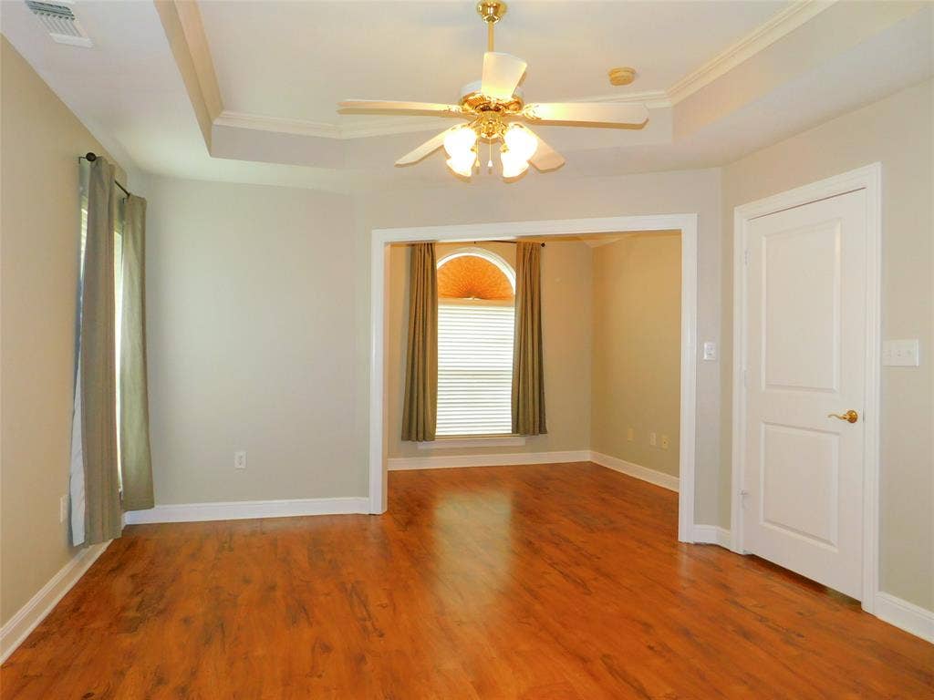 502 Hillcrest Lane, Krum, TX 76249
