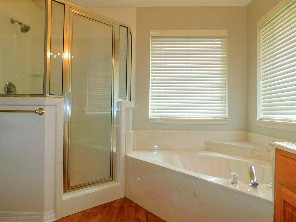 502 Hillcrest Lane, Krum, TX 76249
