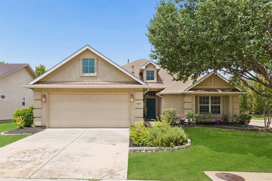 Property photo for 9600 Applewood Trail, Denton, TX