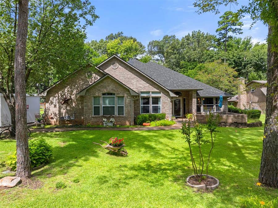 Property photo for 1340 Bridle Path, Lindale, TX