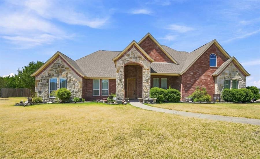 Property photo for 429 Rugged Drive, Red Oak, TX