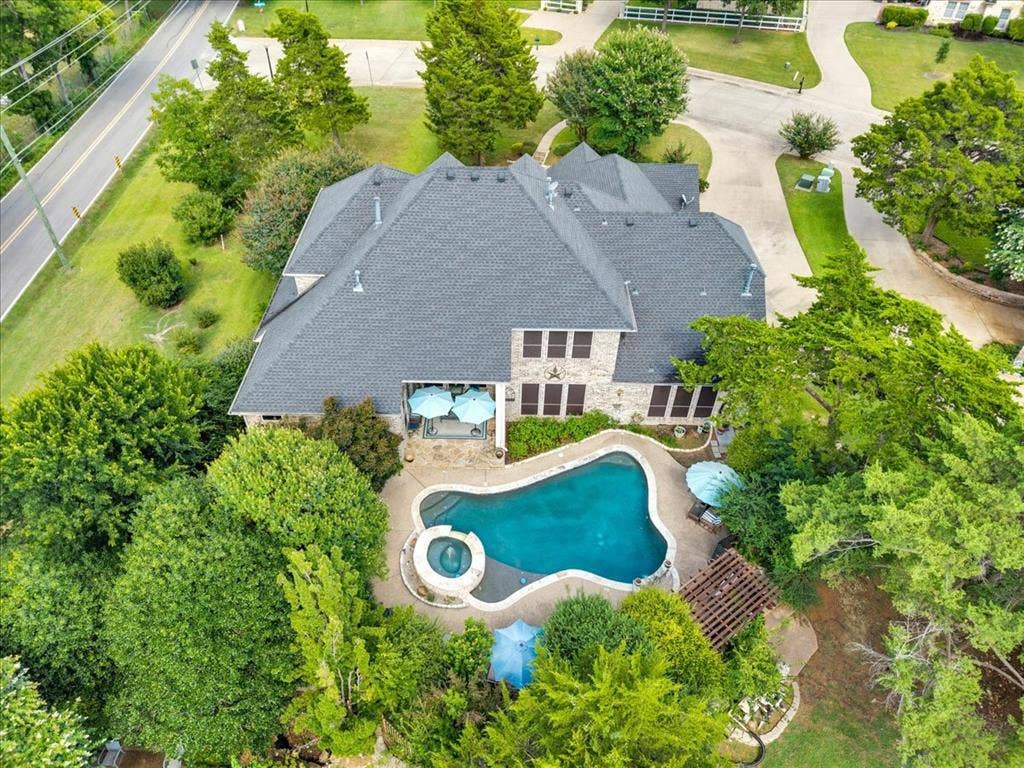 2201 Somerset, Midlothian, TX 76065 2201 Somerset, Midlothian, TX 76065