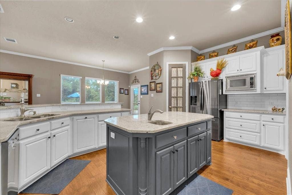 2201 Somerset, Midlothian, TX 76065 2201 Somerset, Midlothian, TX 76065