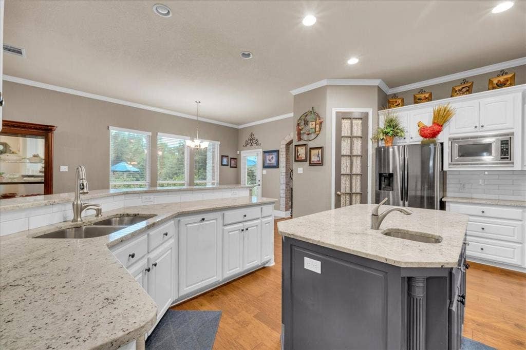 2201 Somerset, Midlothian, TX 76065 2201 Somerset, Midlothian, TX 76065