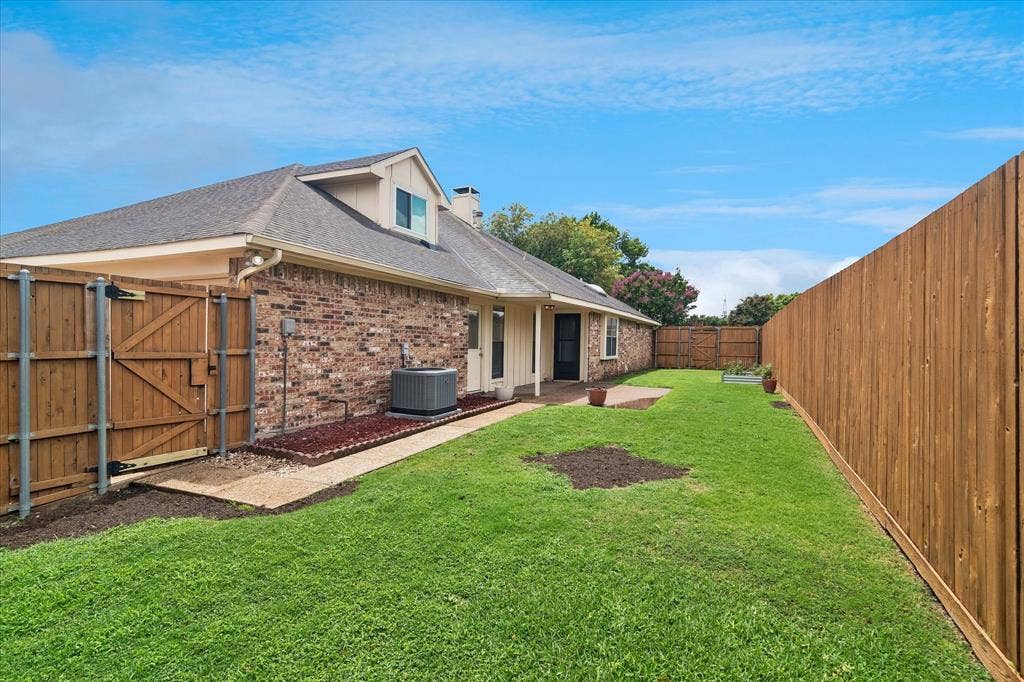 3318 Wells Drive, Plano, TX 75093 3318 Wells Drive, Plano, TX 75093