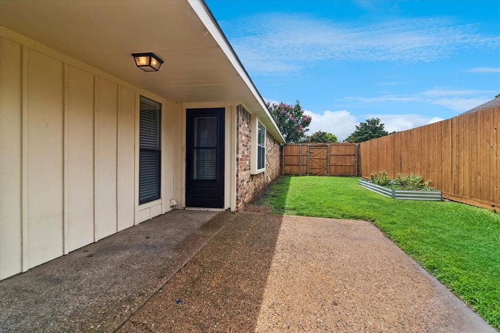 3318 Wells Drive, Plano, TX 75093 3318 Wells Drive, Plano, TX 75093