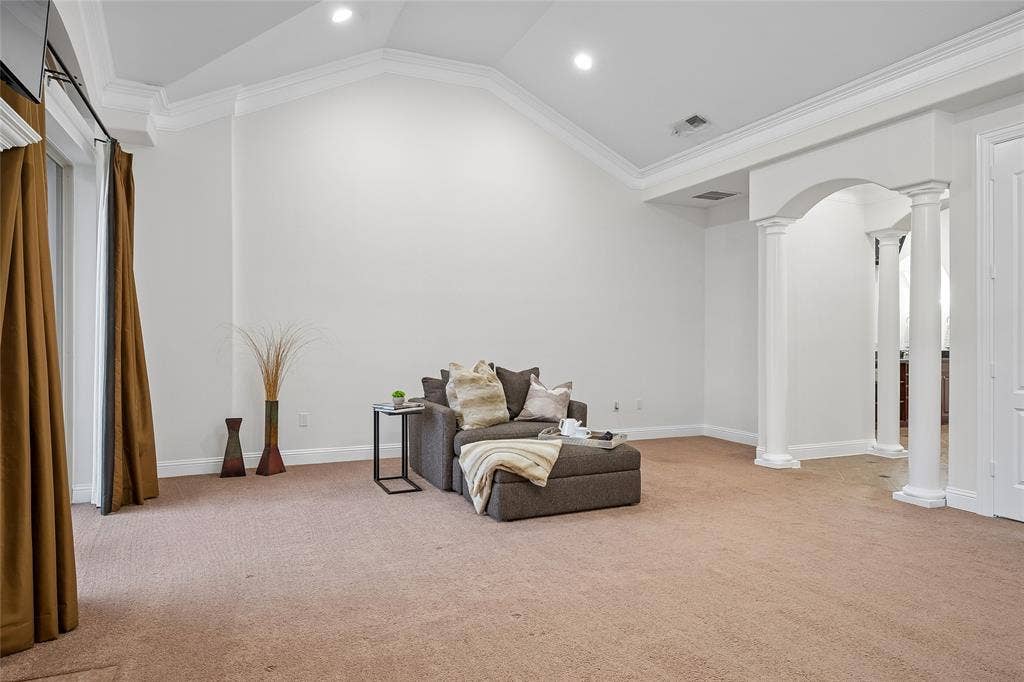 The spacious sitting area could double as an exercising room.