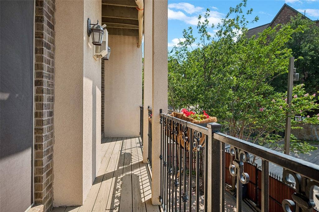 Flower baskets love the balcony!