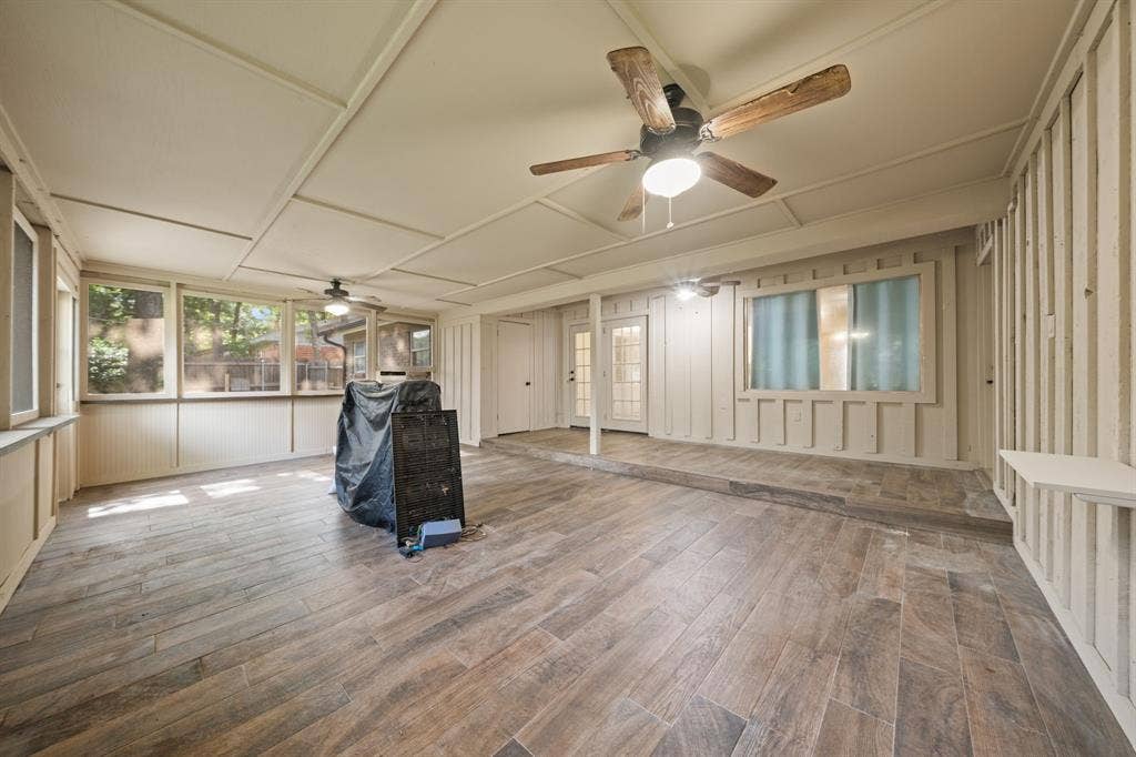 1217 W Redbud Drive, Hurst, TX 76053 1217 W Redbud Drive, Hurst, TX 76053