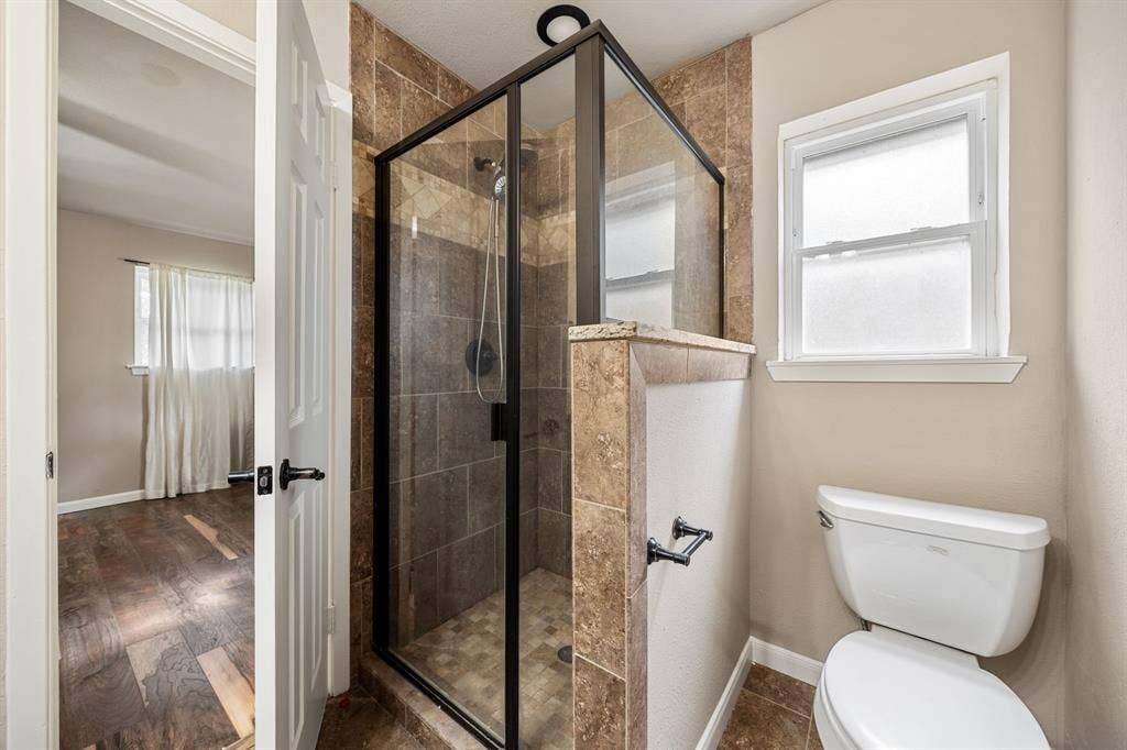1217 W Redbud Drive, Hurst, TX 76053 1217 W Redbud Drive, Hurst, TX 76053