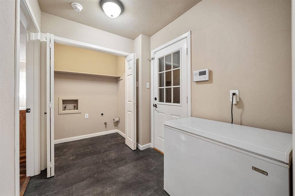 1217 W Redbud Drive, Hurst, TX 76053 1217 W Redbud Drive, Hurst, TX 76053