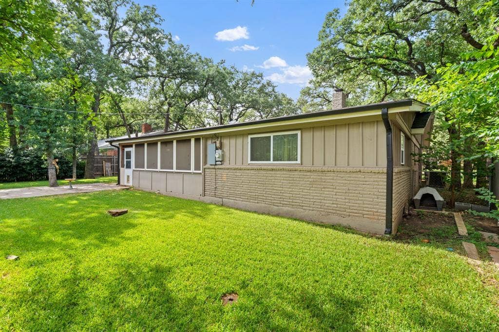 1217 W Redbud Drive, Hurst, TX 76053 1217 W Redbud Drive, Hurst, TX 76053