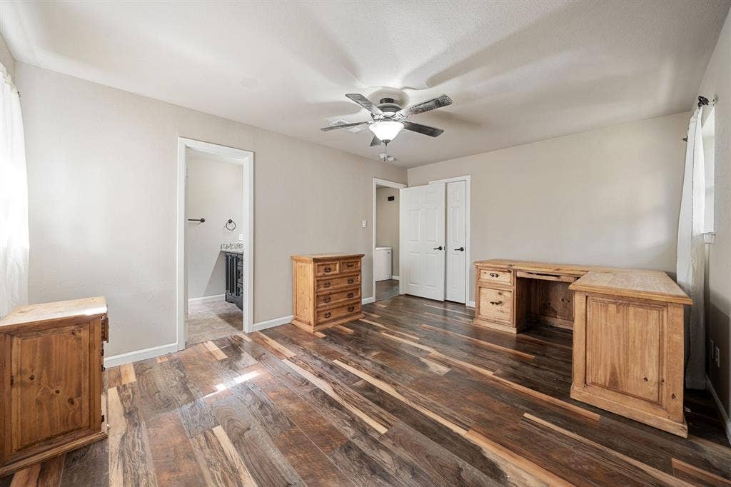 1217 W Redbud Drive, Hurst, TX 76053 1217 W Redbud Drive, Hurst, TX 76053