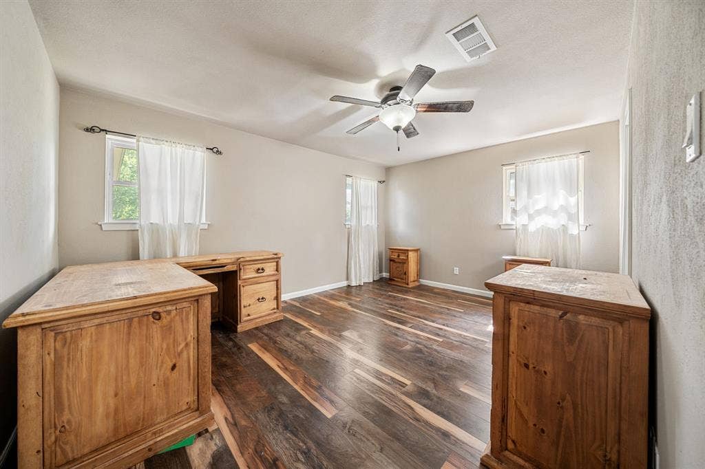 1217 W Redbud Drive, Hurst, TX 76053 1217 W Redbud Drive, Hurst, TX 76053