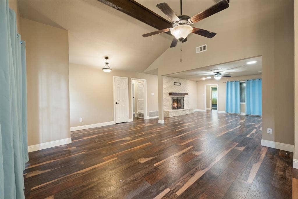 1217 W Redbud Drive, Hurst, TX 76053 1217 W Redbud Drive, Hurst, TX 76053