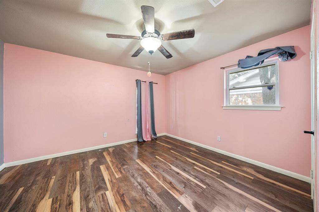 1217 W Redbud Drive, Hurst, TX 76053 1217 W Redbud Drive, Hurst, TX 76053